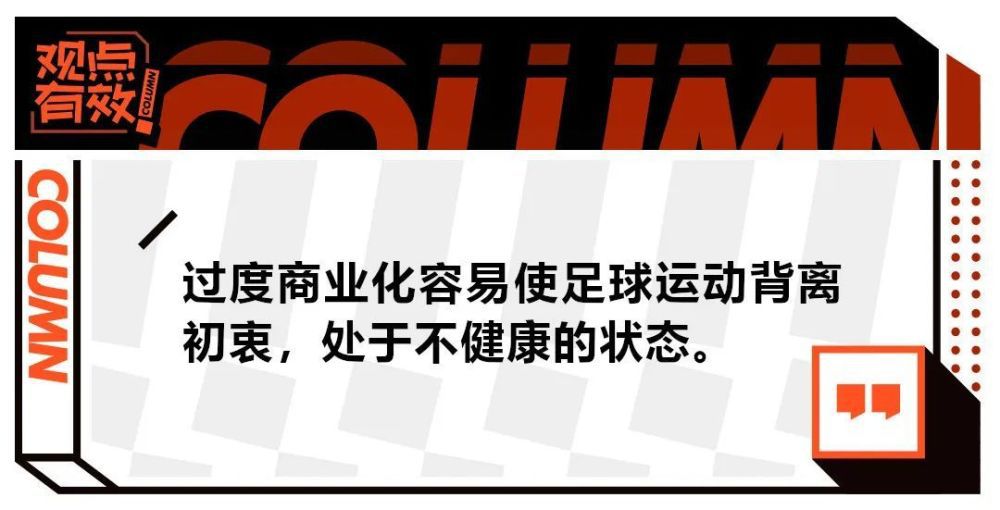 从原始设定来看，以蝙蝠侠的身手，小丑应当正面接不了几招；可在TDK的结尾，小丑楞是在徒手肉搏中将大氅哥弄得很狼狈，乃至逼得后者使出暗器才扳回一城。